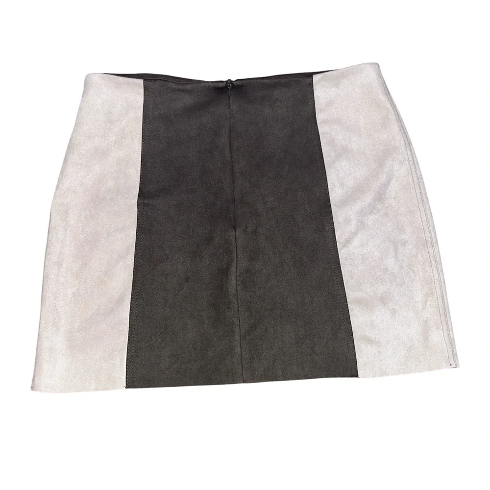 Abbeline colorblock mini skirt olive green cream size 10 fall neutral career